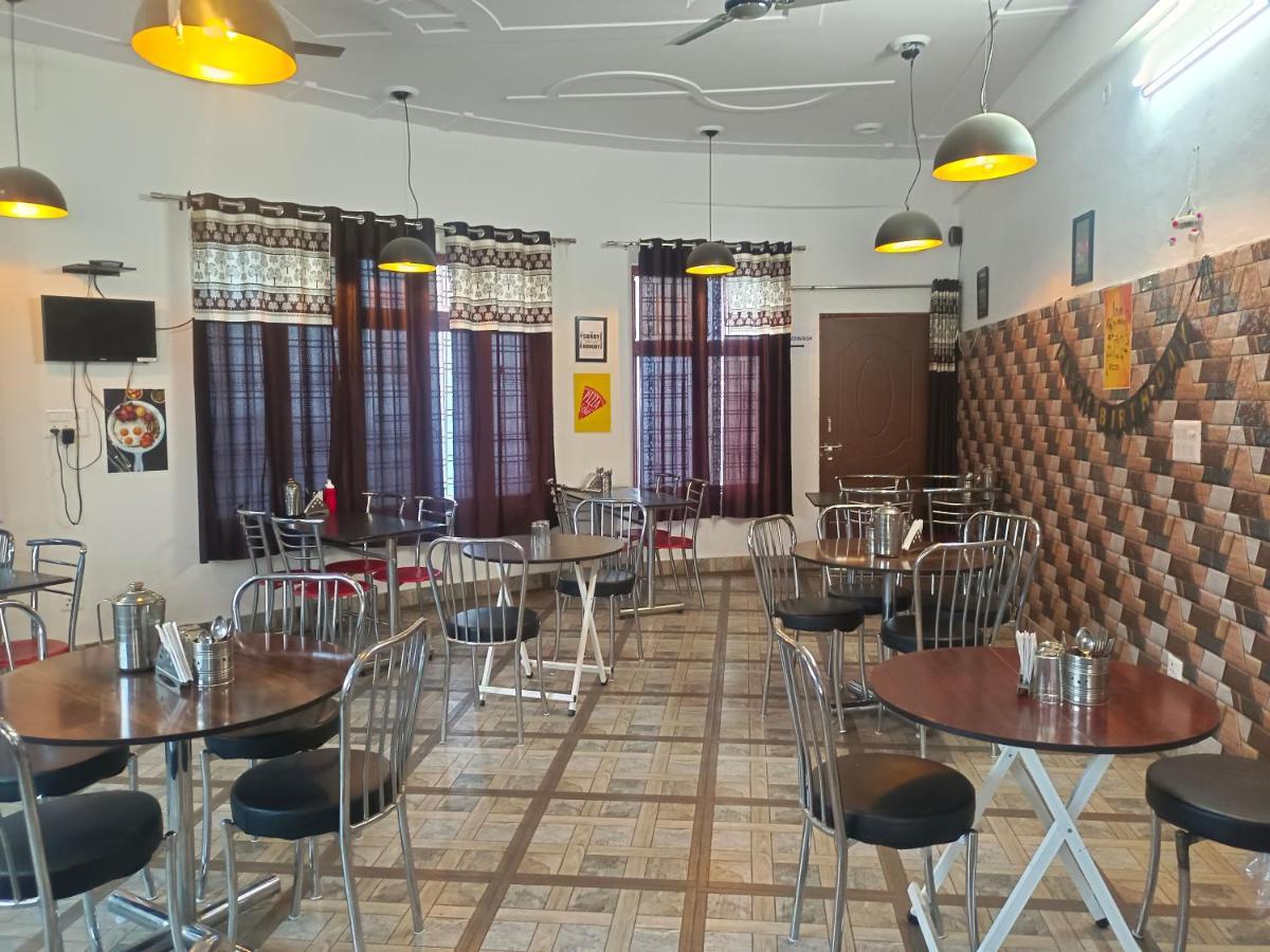 Hotel Shiv Palace New Tehri Екстериор снимка